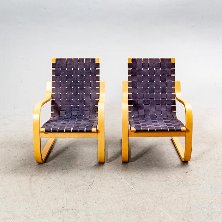 Alvar Aalto, fåtöljer ett par modellnr 406 Finland 2000-tal.