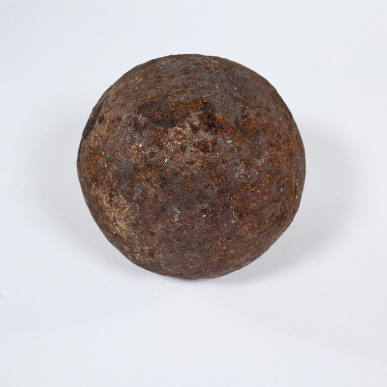 KANONKULA, järn, troligen 1600/1700-tal.