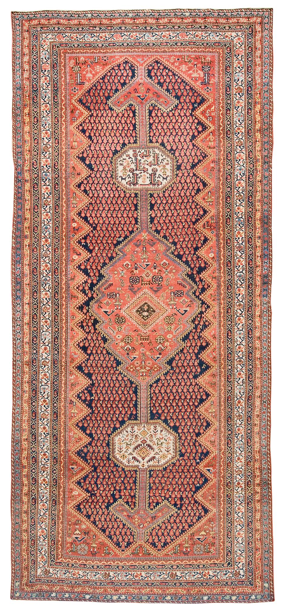 SEMIANTIK FERAGHAN KELLY. 397,5 x 174 cm.