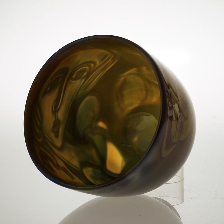 An Eva Englund graal glass vase, Muraya, 1990.