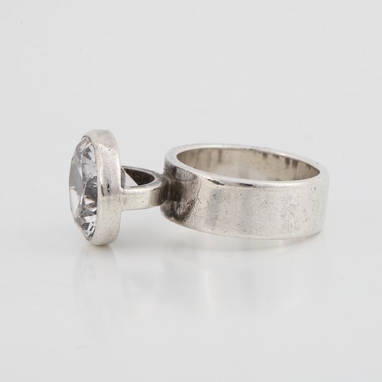 Cecilia Johansson, ring silver with synthetic white spinel.