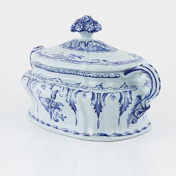 A porcelain terrine, after original from 1758, Rörstrand, 1976.