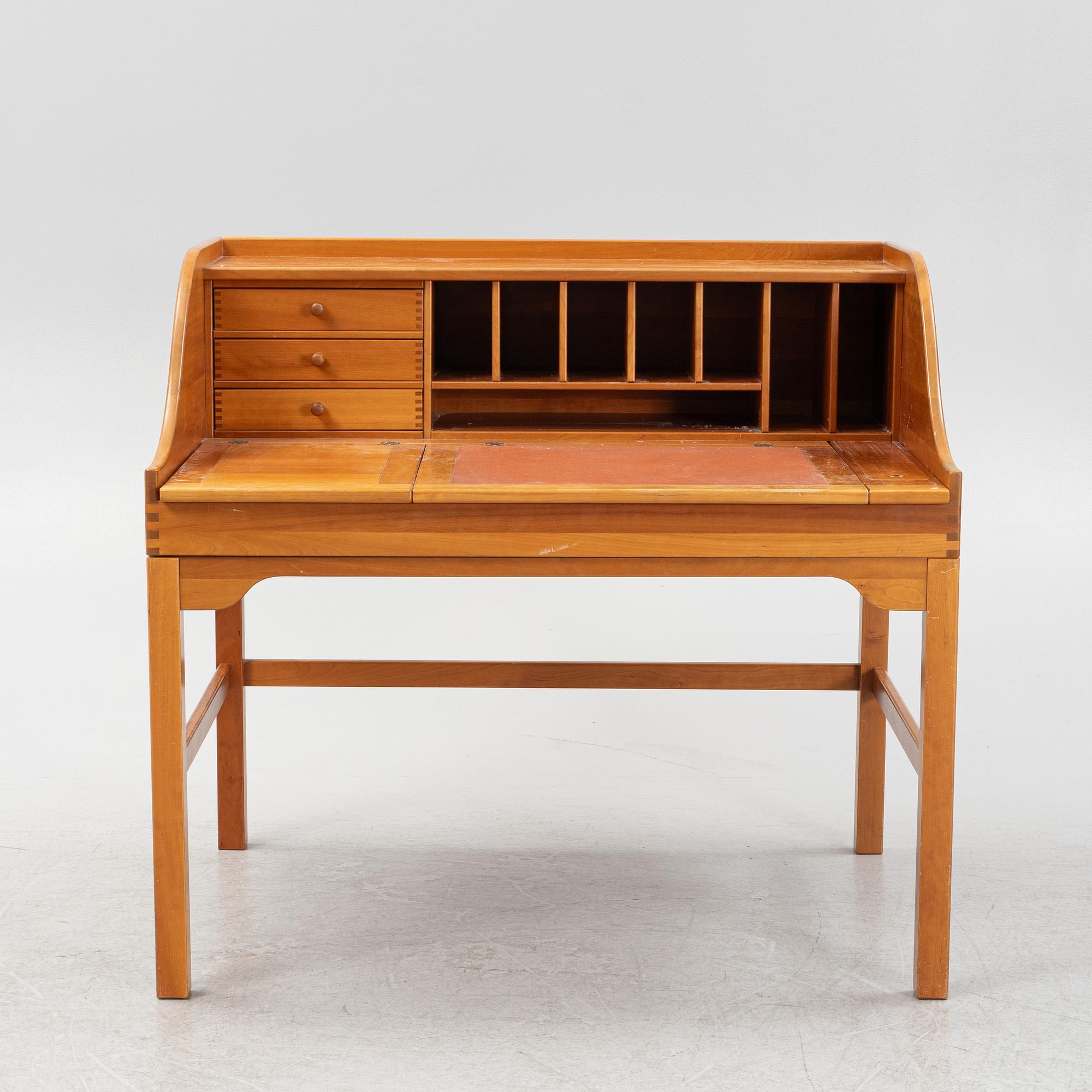 Andreas  Hansen, skrivbord, Hadsten Träindustri, Denmark, 1900-talets andra hälft.