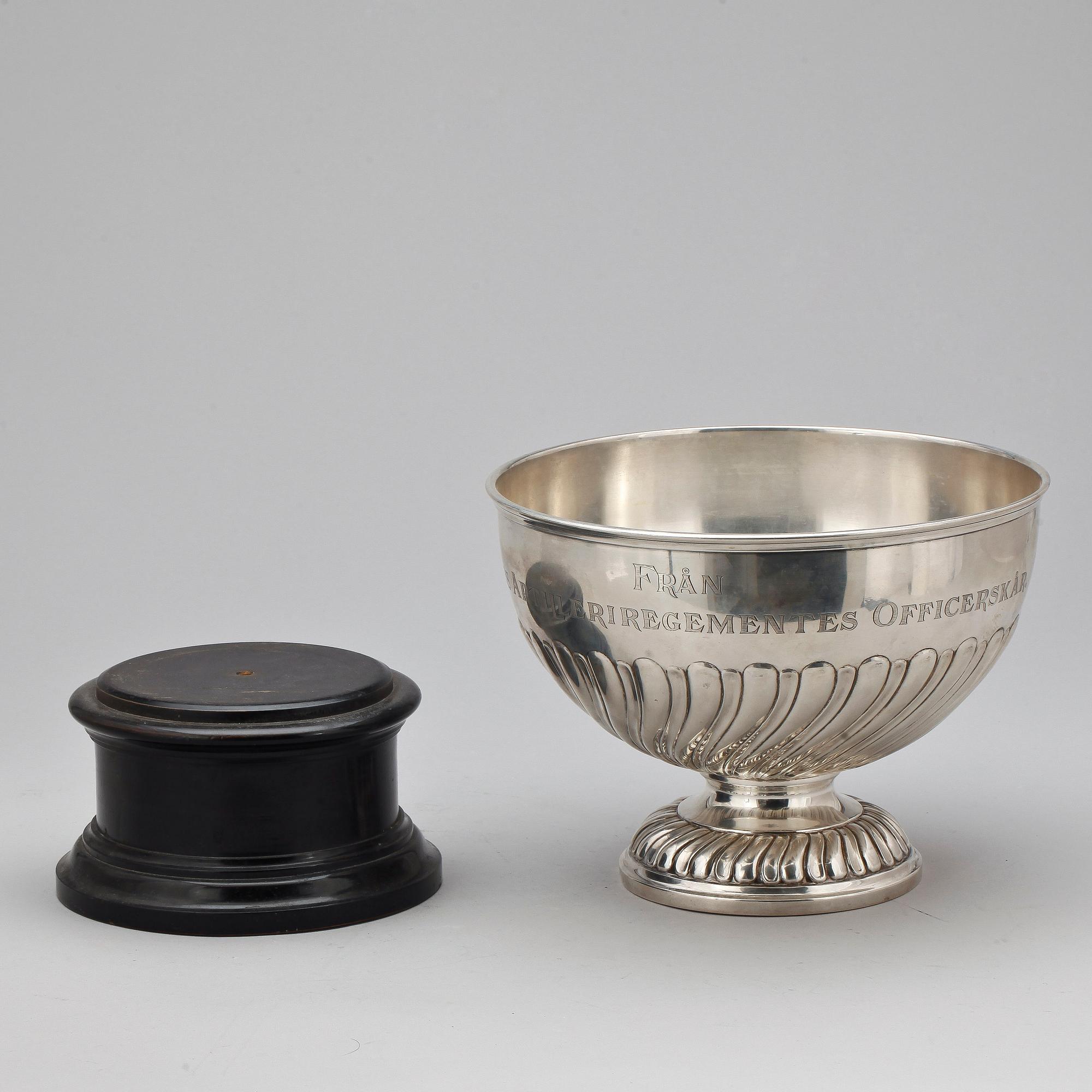 SILVERSKÅL, C.G.Hallberg, Stockholm, 1910. Totalvikt ca 728g.