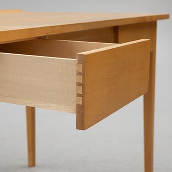 Anette Sanden, a 'Qvinna' desk, student work from Capellagården.