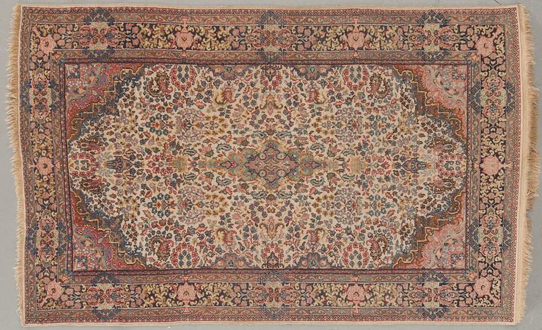 MATTA, antik/semiantik, Kirman laver, ca 195 x 123 cm.