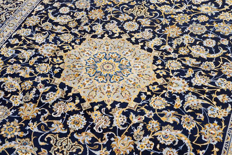 Matta, Keshan, ca 385 x 270 cm.