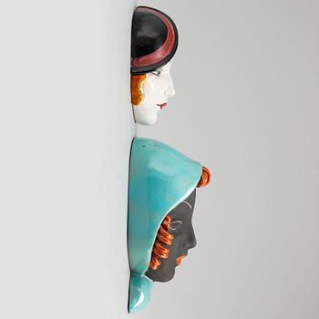 VÄGGMASKER, två stycken, keramik, Art Déco, Goebbel samt Keramia, 1920/30-tal.