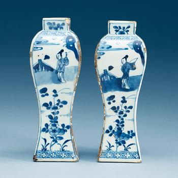 1689. A pair of blue and white transitional vases, 17th Century.