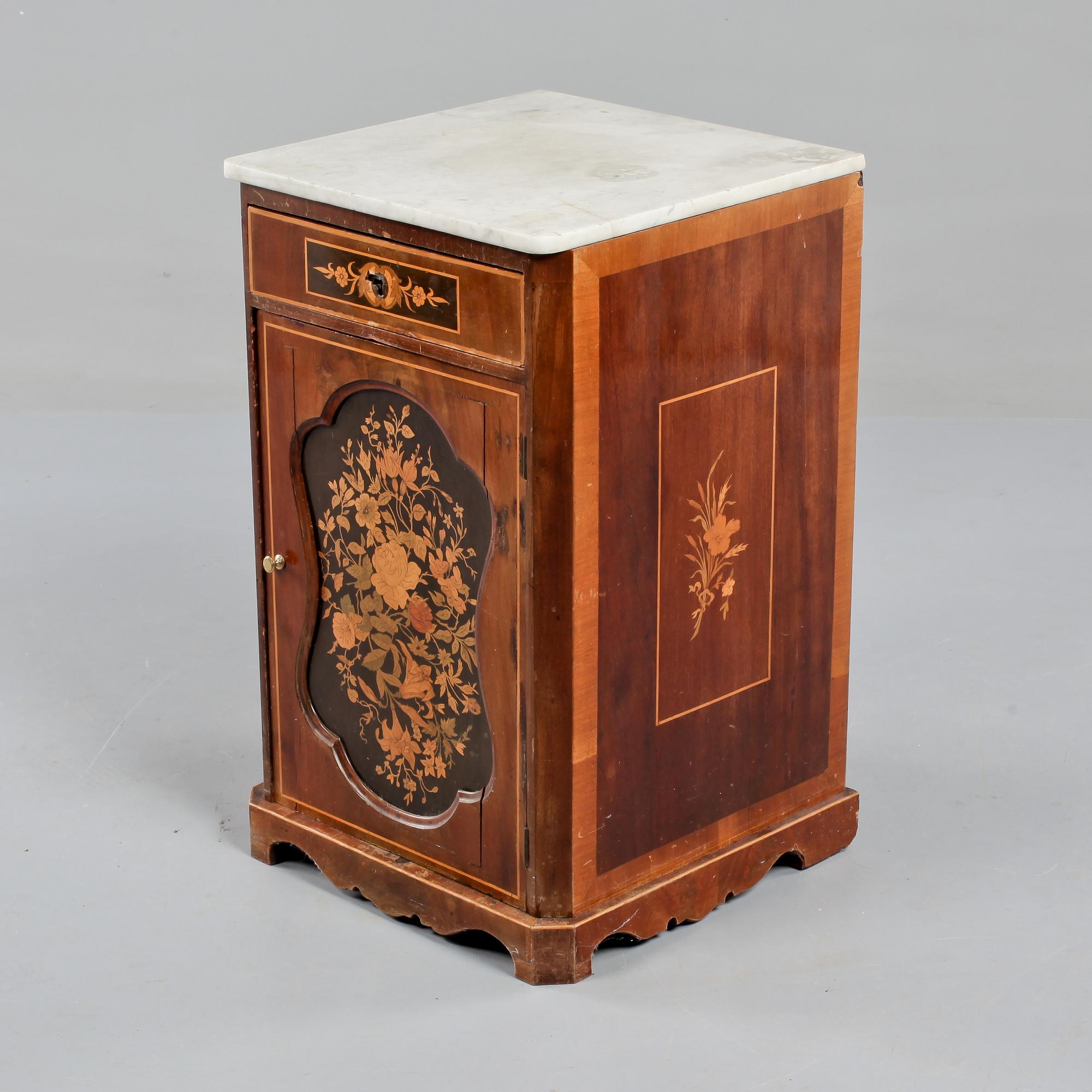 POTTSKÅP, sent 1800-tal.