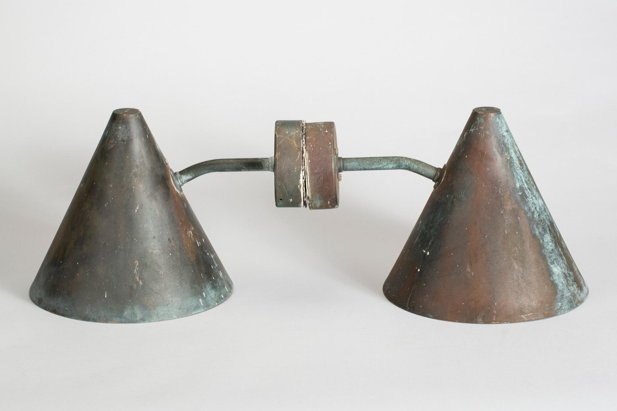 VÄGGLAMPOR, 2 st, för utomhusbruk, "Tratten", Hans Agne Jakobsson, Markaryd, 1900-talets andra hälft.