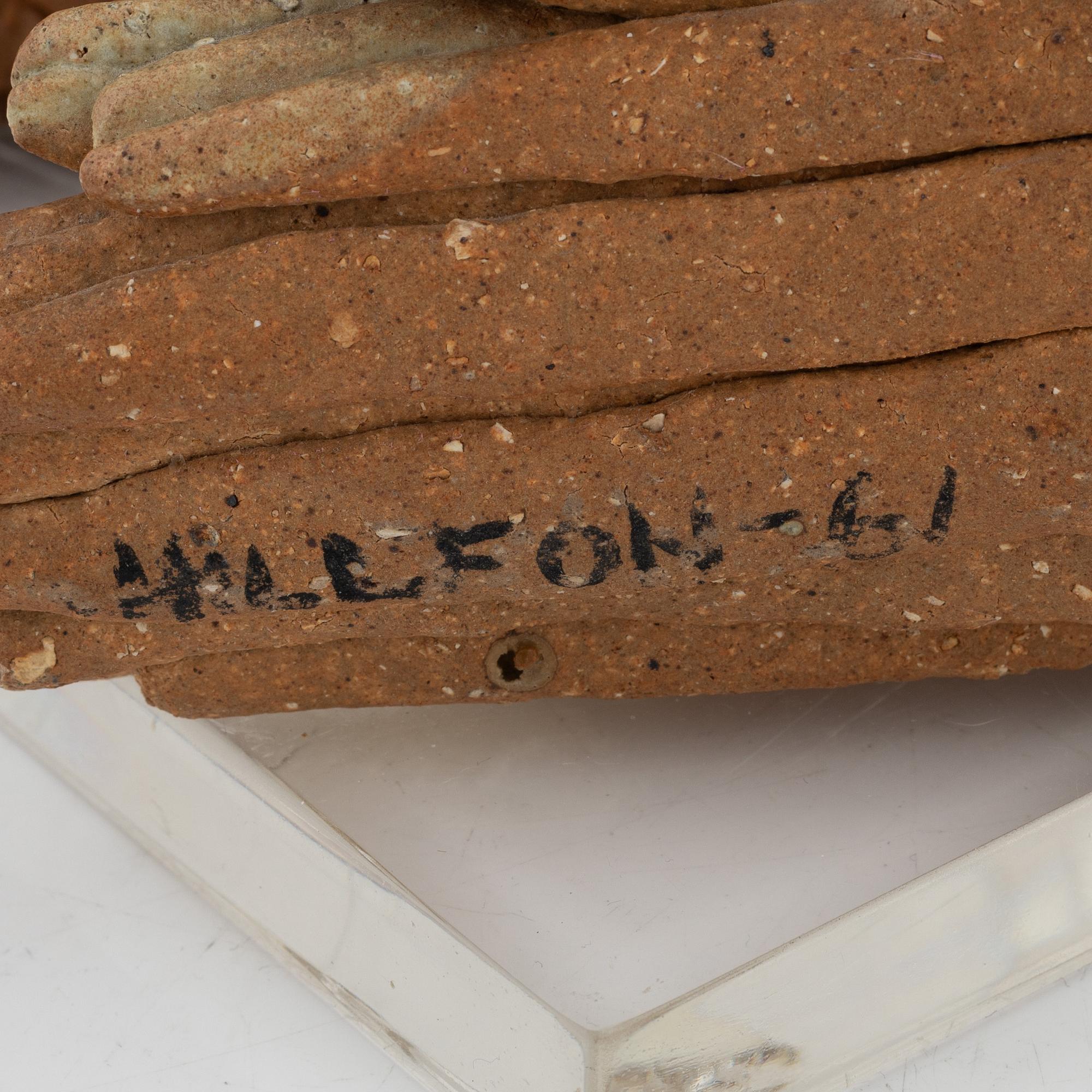 Hertha Hillfon, skulptur, signerad och daterad 1961.