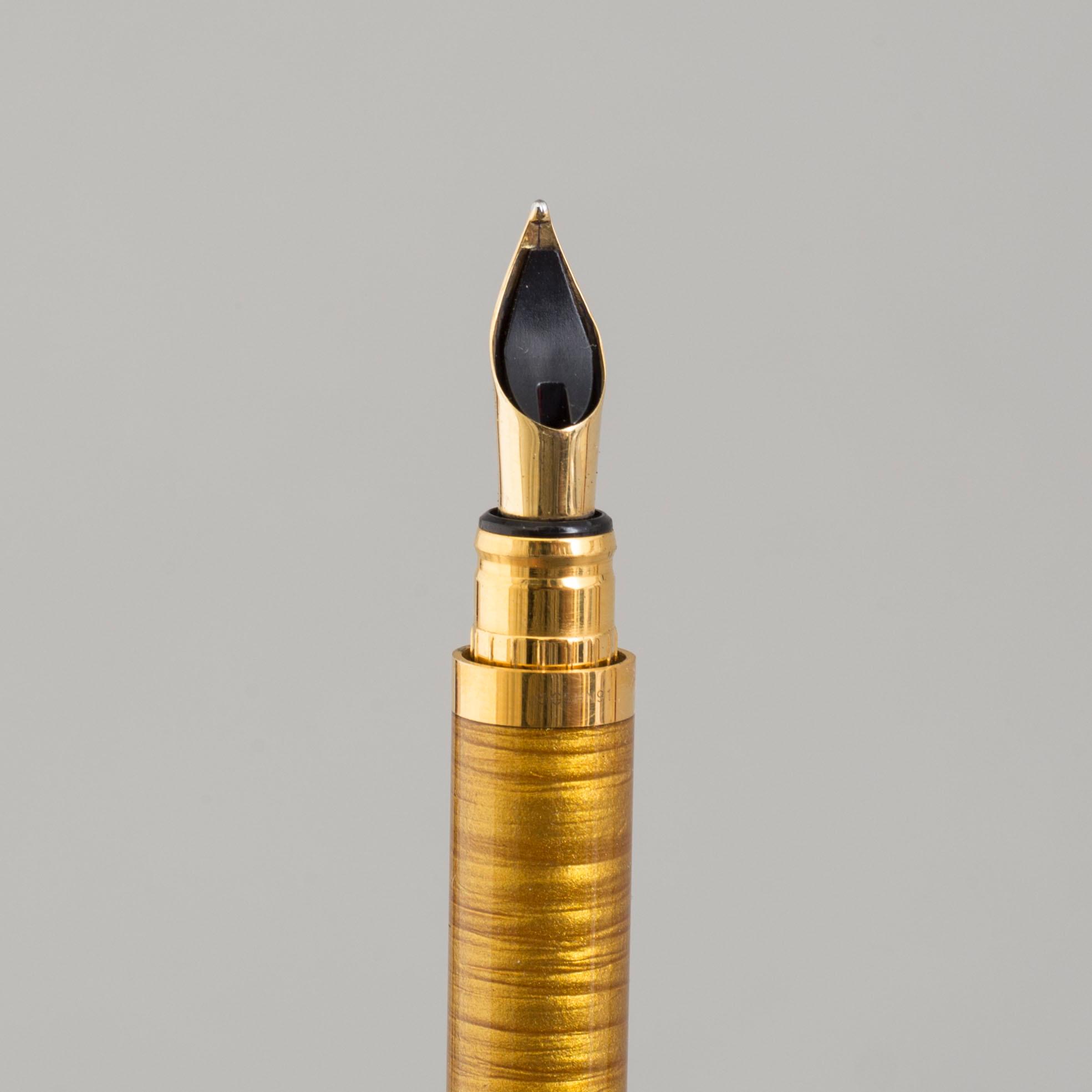 ST DUPONT, a gilt and Chinese lacquer 'Lady' fountain pen, France, 1999.