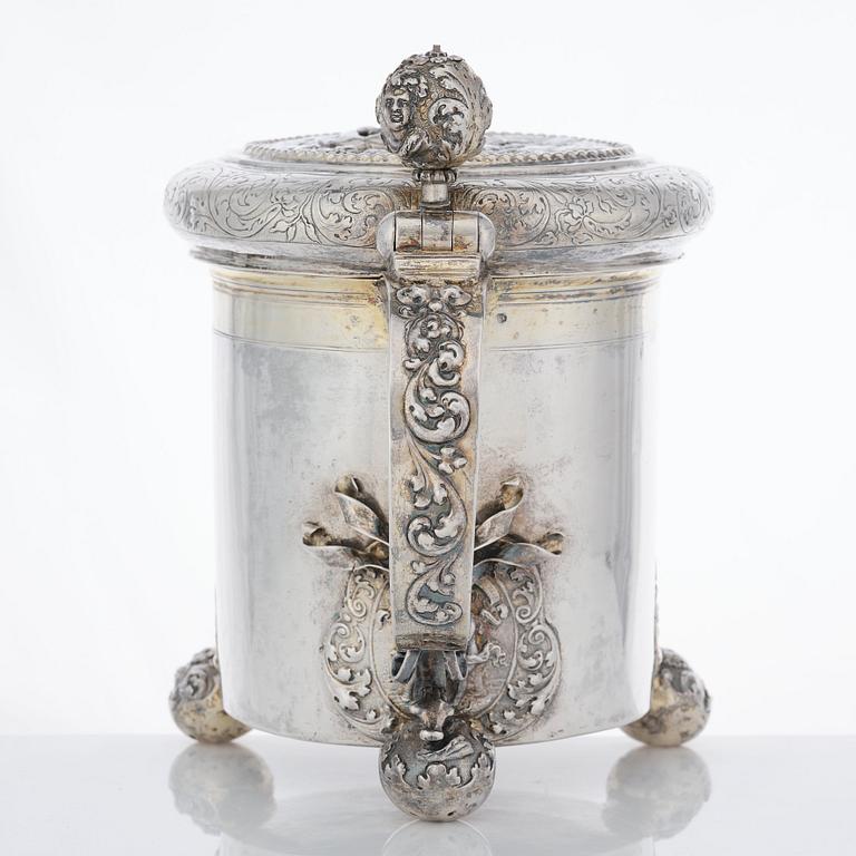 A Baltic Baroque parcel-gilt silver tankard, mark of Johann Gerorg Eben, Riga (1703-1710 (1713)).