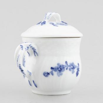 Royal Copenhagen, cremekoppar med lock och fat, 12 st, samt bricka, porslin, "Blå Blomst", Danmark.