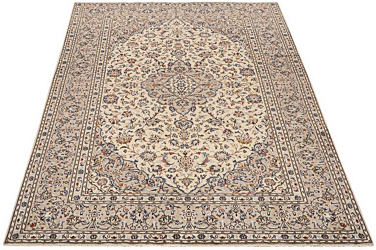 A carpet, Kashan, c. 302 x 197 cm.