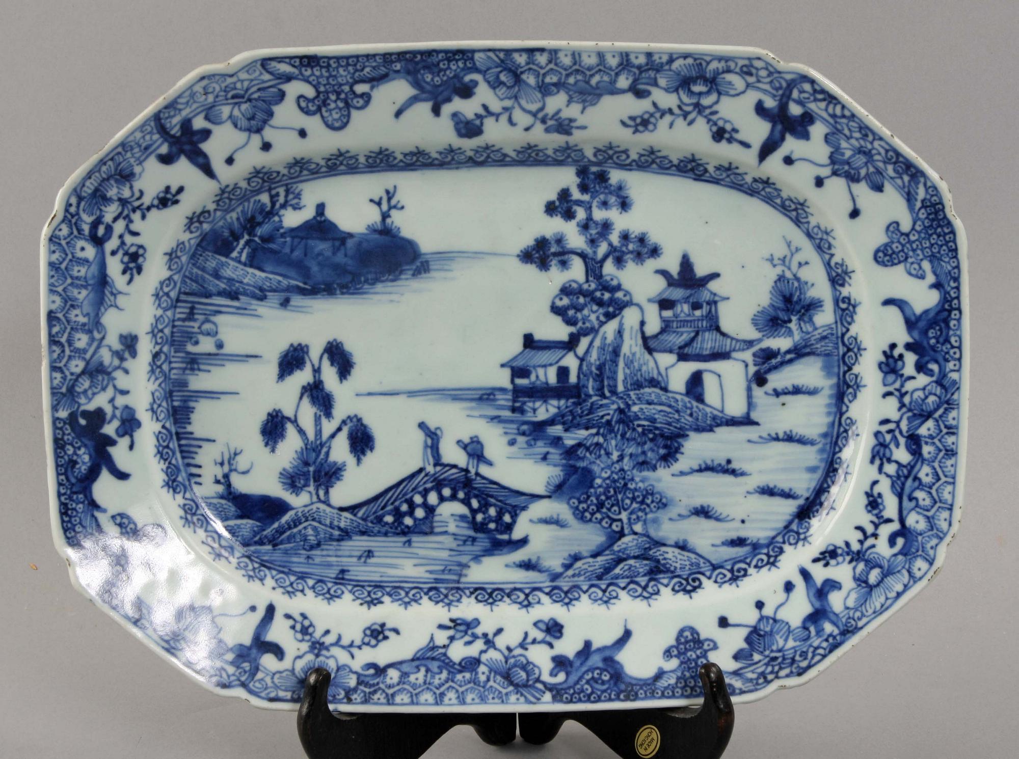 STEKFAT, porslin. Kina, Qianlong, 1700-tal.