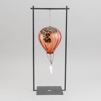Kjell Engman, skulptur, glas, "Luftballong", signerad och numrerad 54/60.