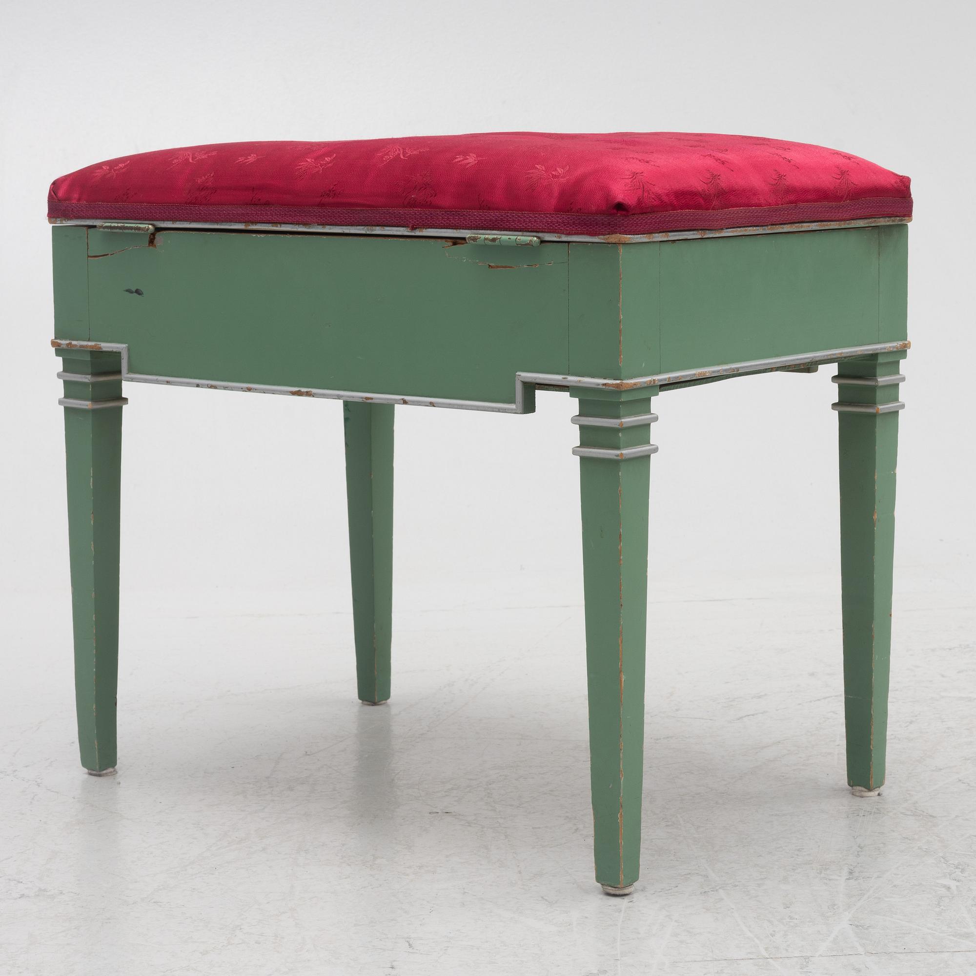 Dressing table, Swedish Grace, first half of the 20th century, with an accompanying upholstered stool.