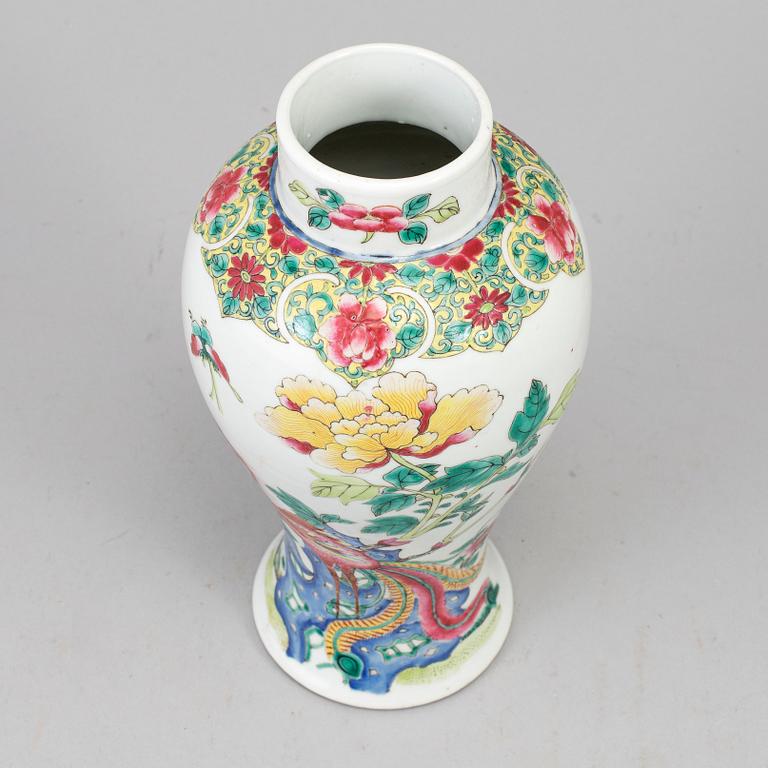 VAS, kompaniporslin. Qingdynastin, 1700-1800-tal.