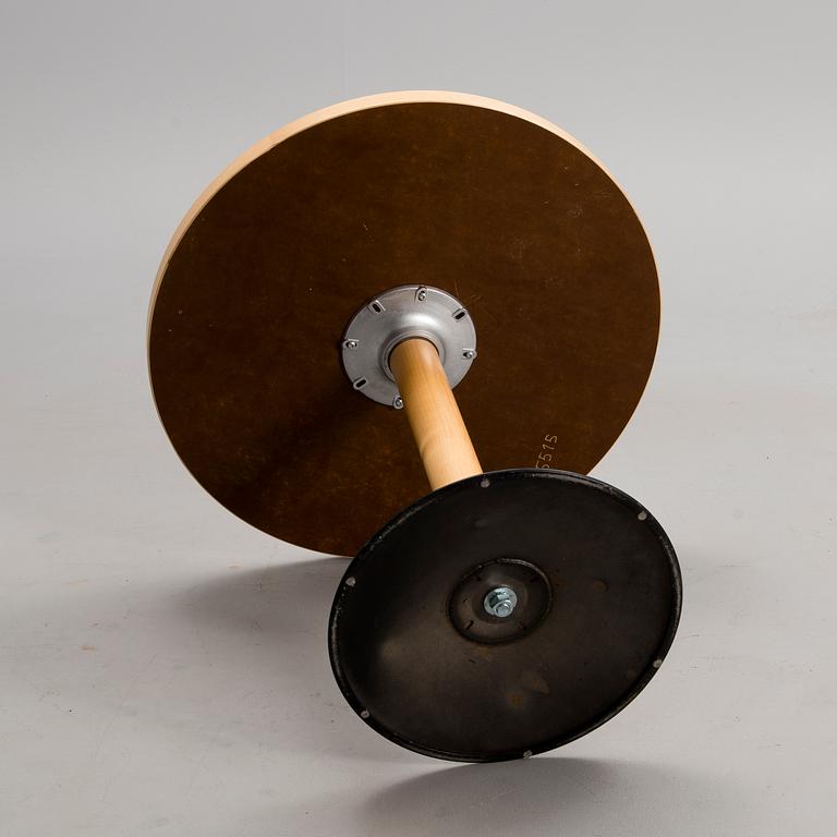 ALVAR AALTO, pöytä malli P90B, Artek, 1900-luvun loppu.