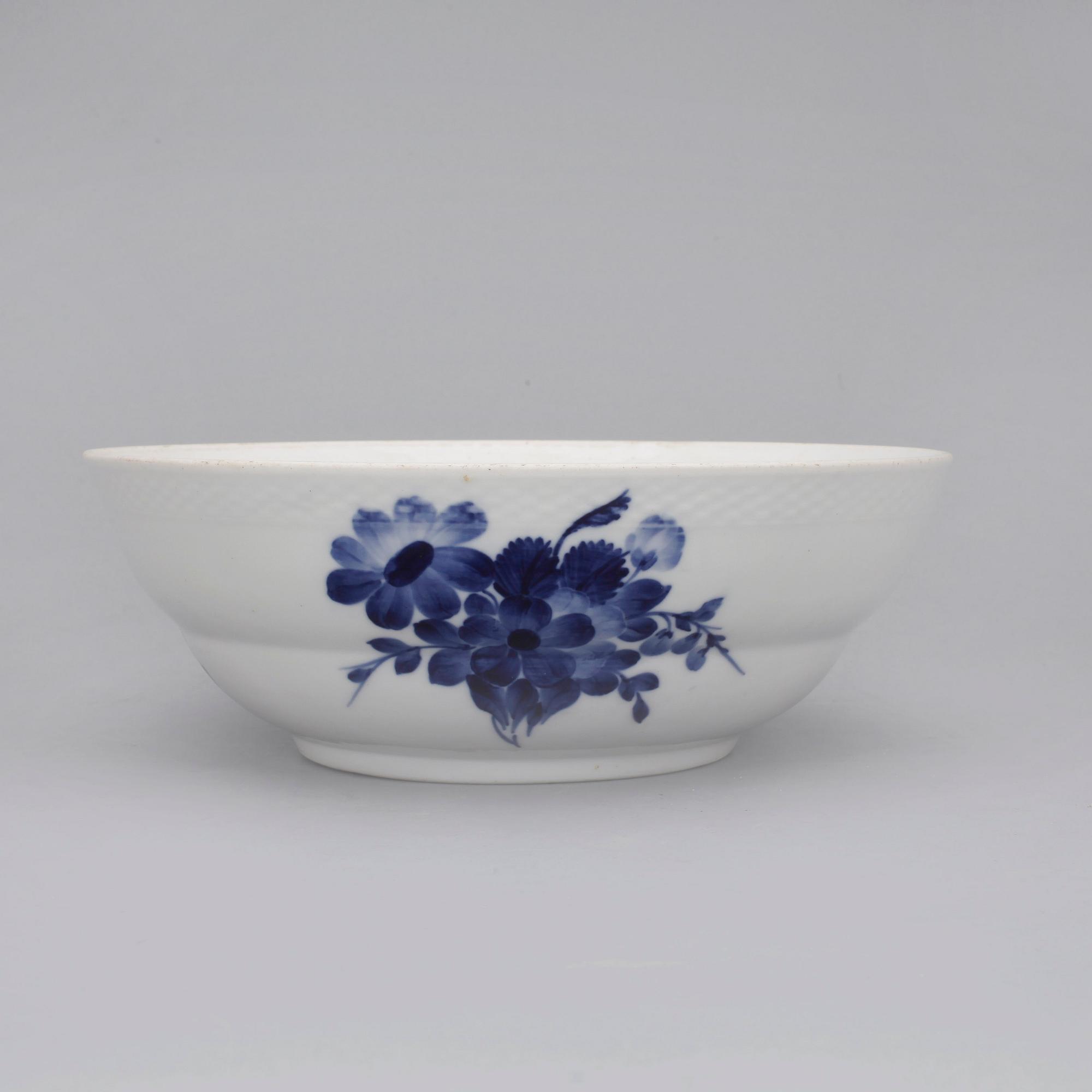 SERVISDELAR, ca160+8 delar, porslin, "Blå blomst", Royal Copenhagen, 1900-tal.