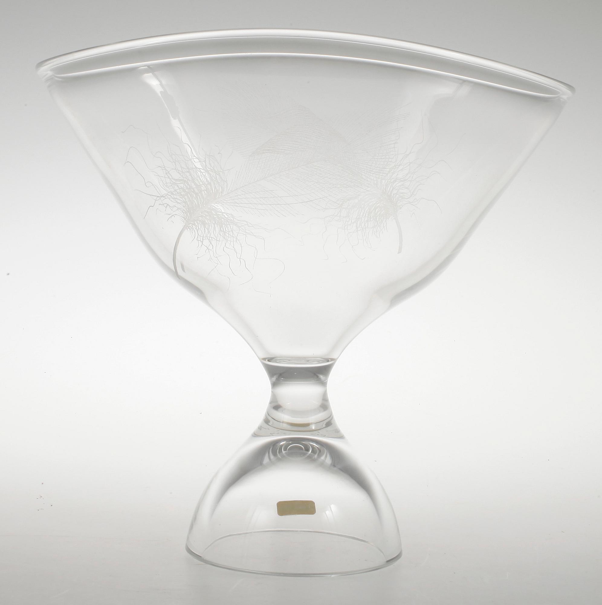 SKÅL PÅ FOT, glas, "Fjäderskålen", Vicke Lindstrand, Kosta.