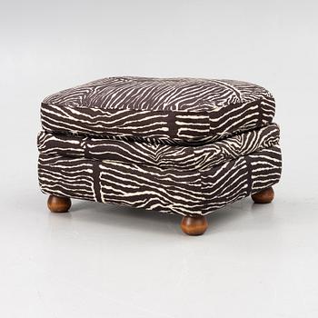 Josef Frank, a model 336 ottoman, Svenskt Tenn.