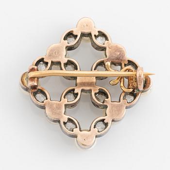 Pearl and rose cut diamond brooch.