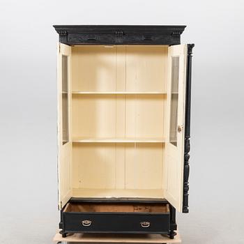 A painted Neo Renaissance display cabinet around 1900.