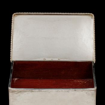 SKRIN samt CIGARETTSKRIN, silver, Sverige, 1923 resp Danmark, 1927. Tot vikt 714 g.