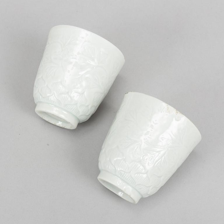 A pair of blanc de chine cups, Qing dynasty, 19th Century.