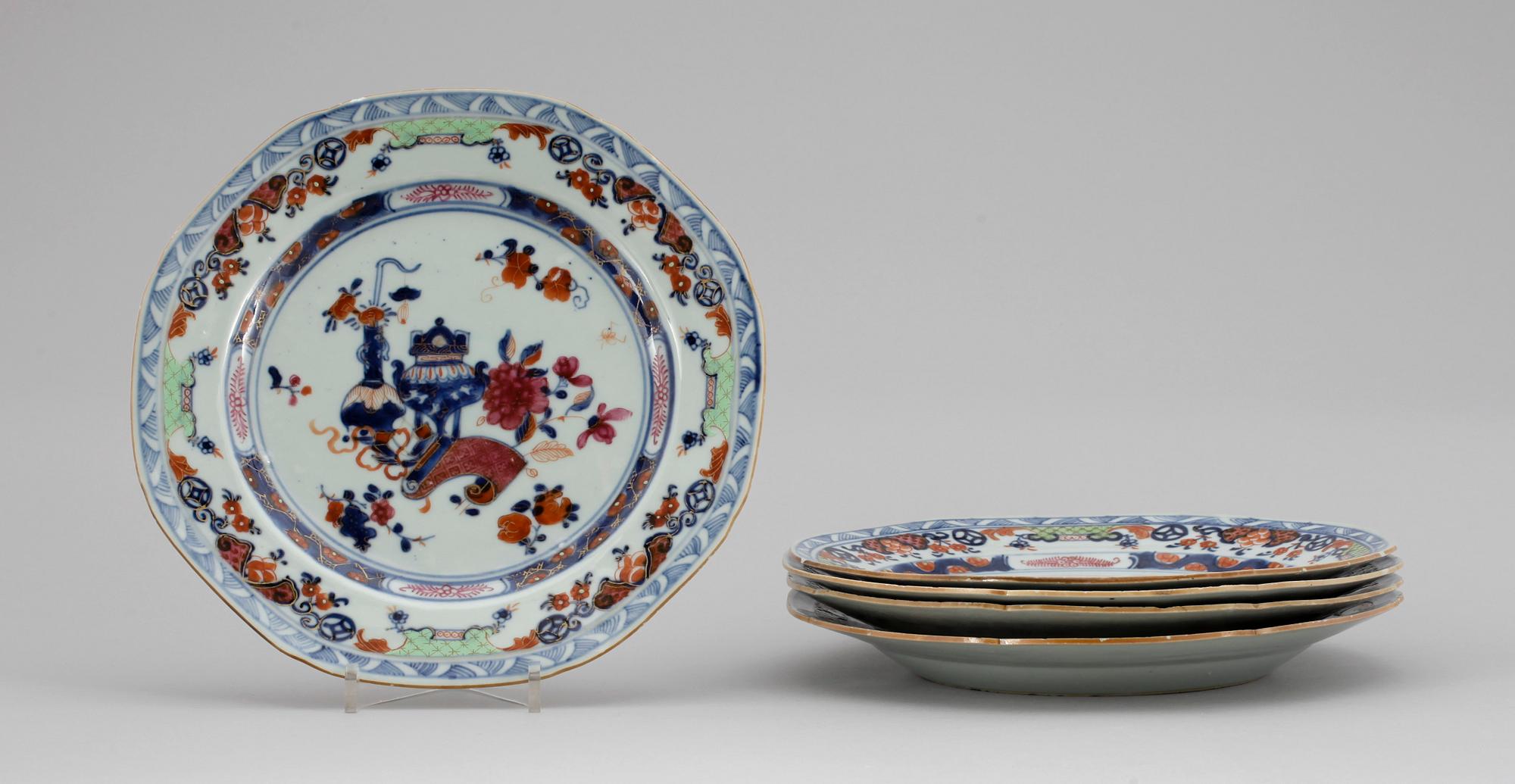 TALLRIKAR, 5 st, porslin, Qianlong, Kina 1700-tal.