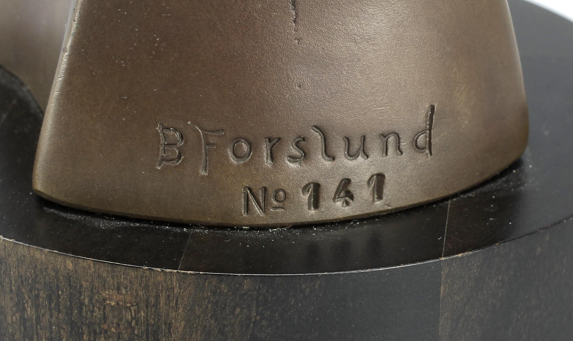 BROR FORSLUND, skulptur, brons. Signerad och numrerad No 141.