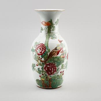 VAS, porslin, Kina, 1800-/1900-tal.