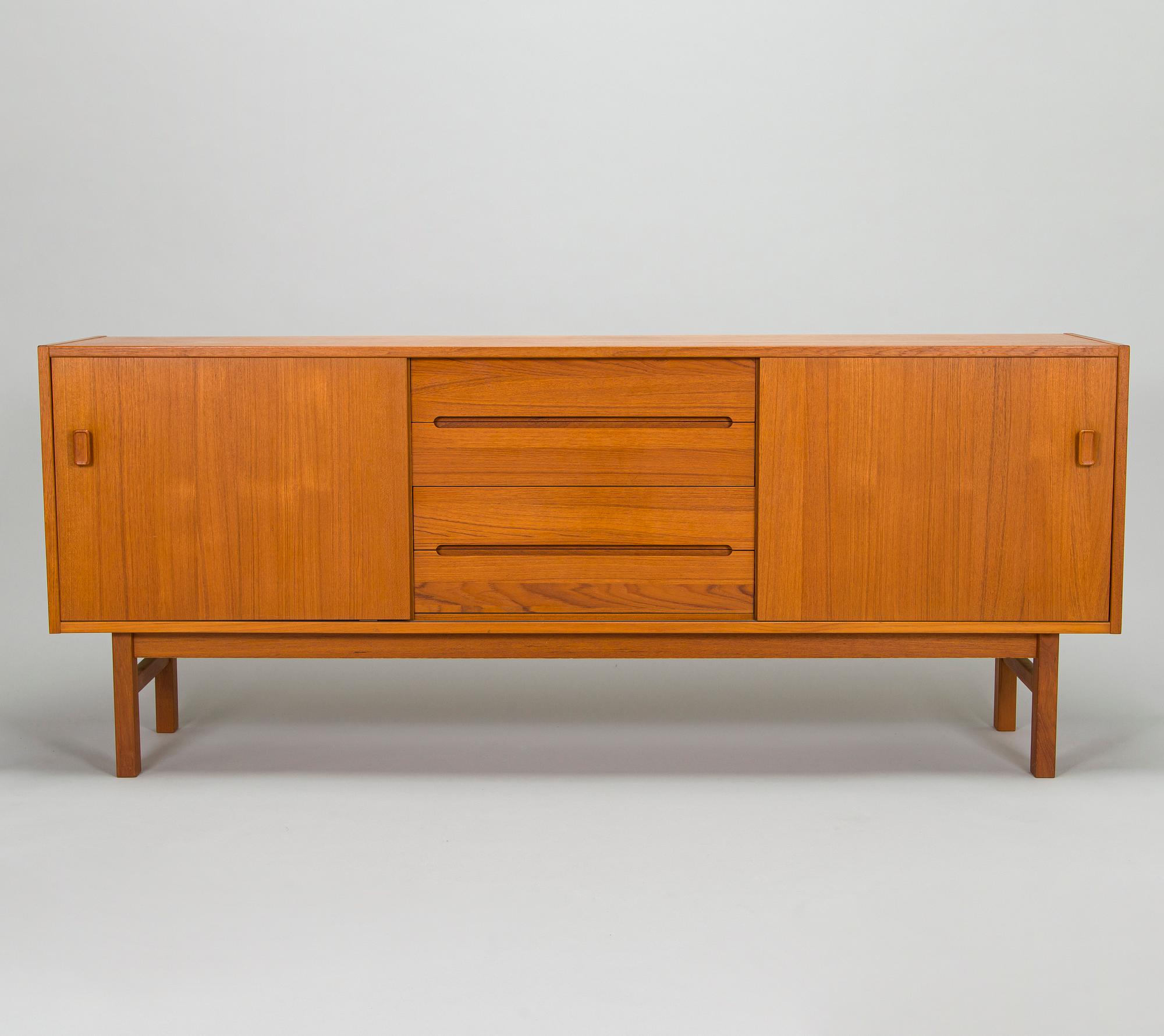 Nils Jonsson, sideboard, "Arild", Bra Bohag, Troeds, 1960-tal.