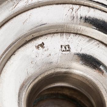 Bägare på fot, 2 st, silver Ryssland 1864 och 1883-86.