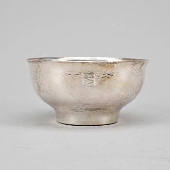 SKÅL, sterling silver, Atelier Borgila, Stockholm, 2001. Vikt 219 gram.