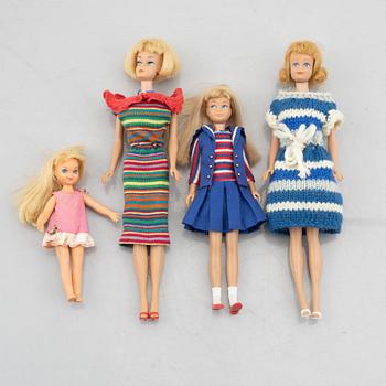 Leksaksgarderob, Micki Leksaker, Gemla, samt Barbiedockor, 4 st, Mattel.