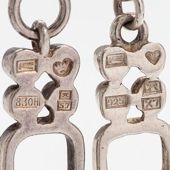 Jorma Laine, Rannekoru ja kaulakoru, hopeaa. Kultateollisuus, Turku 1966 ja 1971.