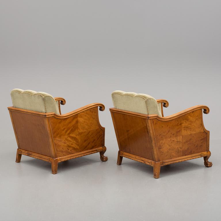 FÅTÖLJER, ett par, 1930/40-tal.