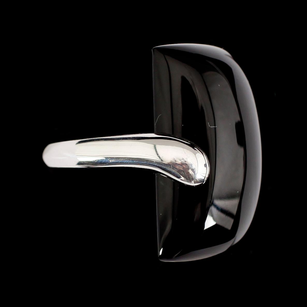 RING, sterlingsilver, svart sten, Amy Vermont.