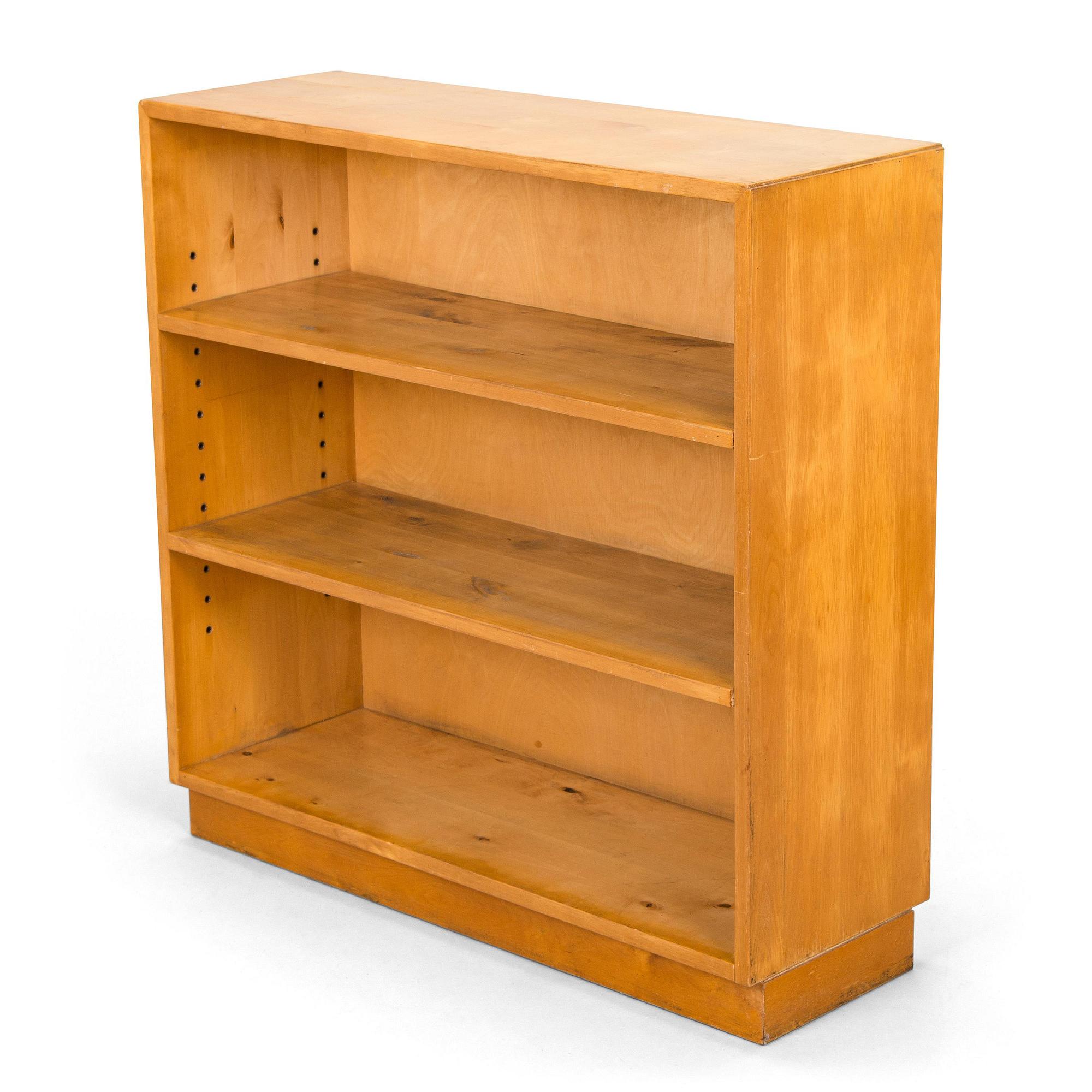 Aino Aalto, kirjahylly /kirjakaappi,  malli 408, O.Y. Huonekalu- ja Rakennustyötehdas A.B, 1950-luvun alku.