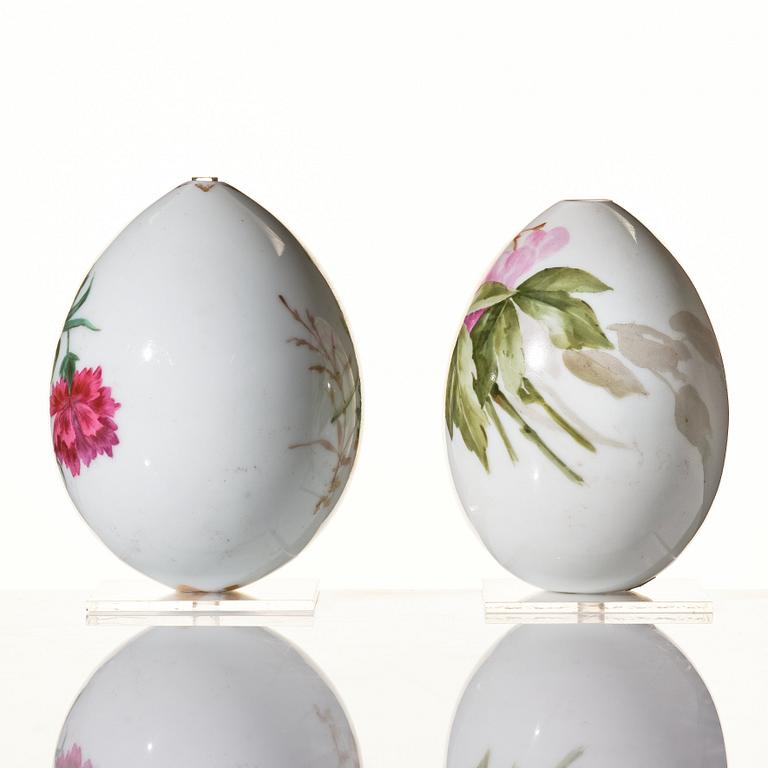 Two Russian porcelain Easter Eggs, circa 1890-1900, presumably Imperial Porcelain Manufactory, St Petersburg.