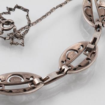 COLLIER, silver samt markasiter, imporstämplat. Vikt 18,3 gram.