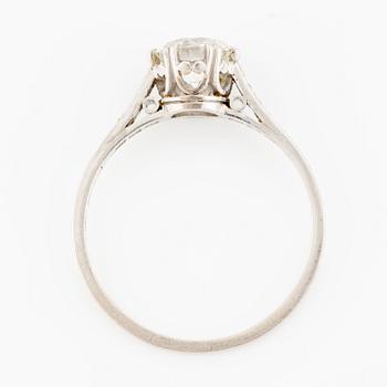 Ring, platina med äldre briljantslipad diamant.