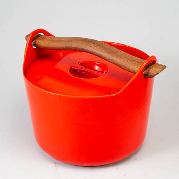 TIMO SARPANEVA, two cast iron pots, Finland, Rosenlew, 1960/70s.