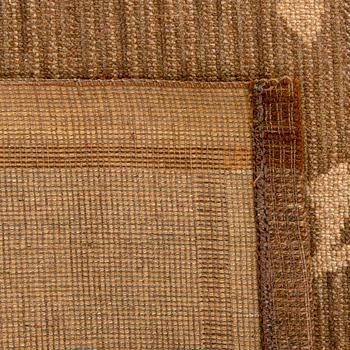 A 1940-s machine made carpet ca 350 x 244 cm.