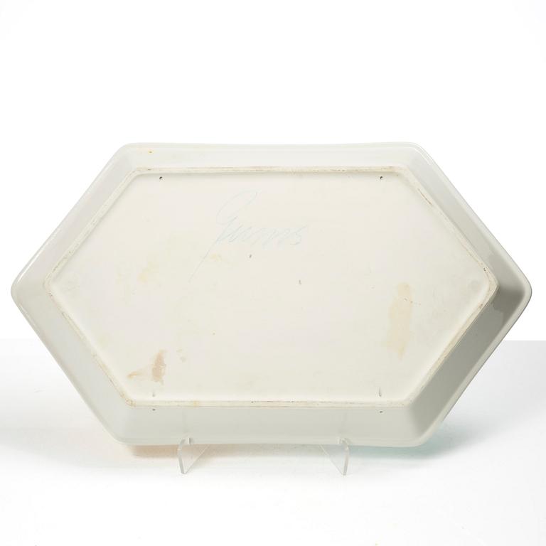 Margareta Hennix, A porcelain tray.
