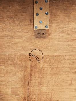 BARNSTOL. Furnituremakers, Danmark. Brännstämplad. Formgiven 1955 av Nanna Ditzel för Kolds Savverk, Kerteminde.